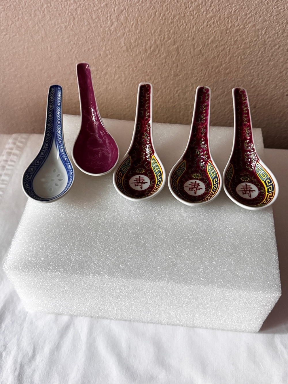 Decorative Chinese Ceramic Soup Spoons - Red & Blue Set
